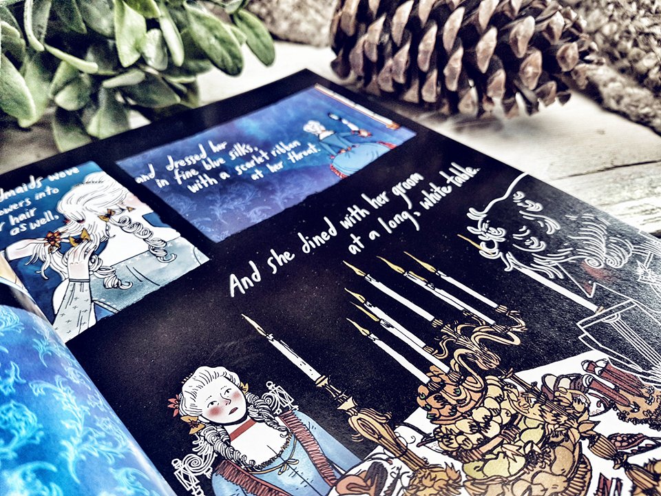 Through the Woods innen