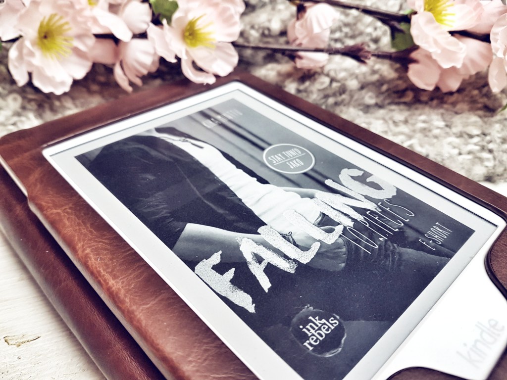 Rezension: Kira Minttu – Falling to&nbsp;Pieces