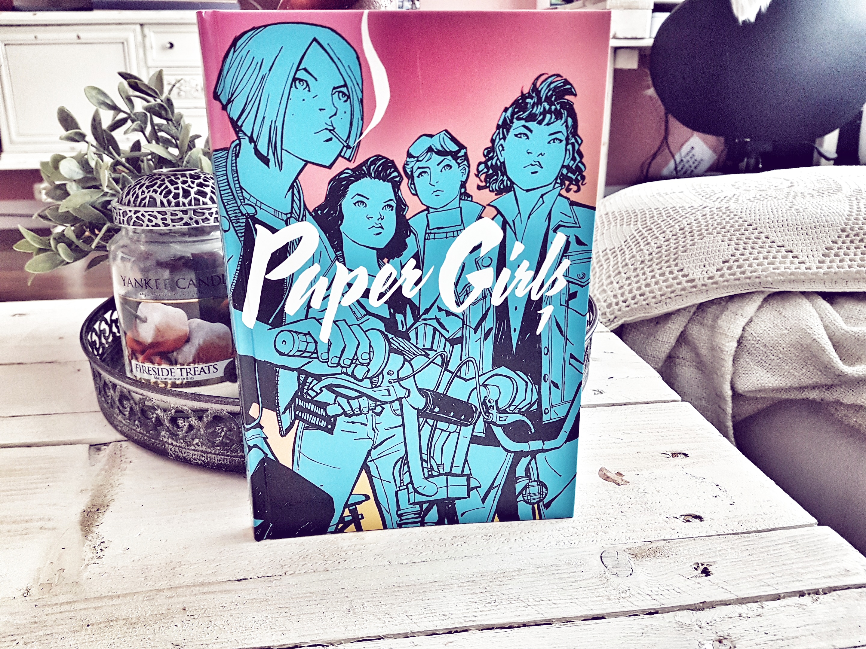 Paper Girls 1