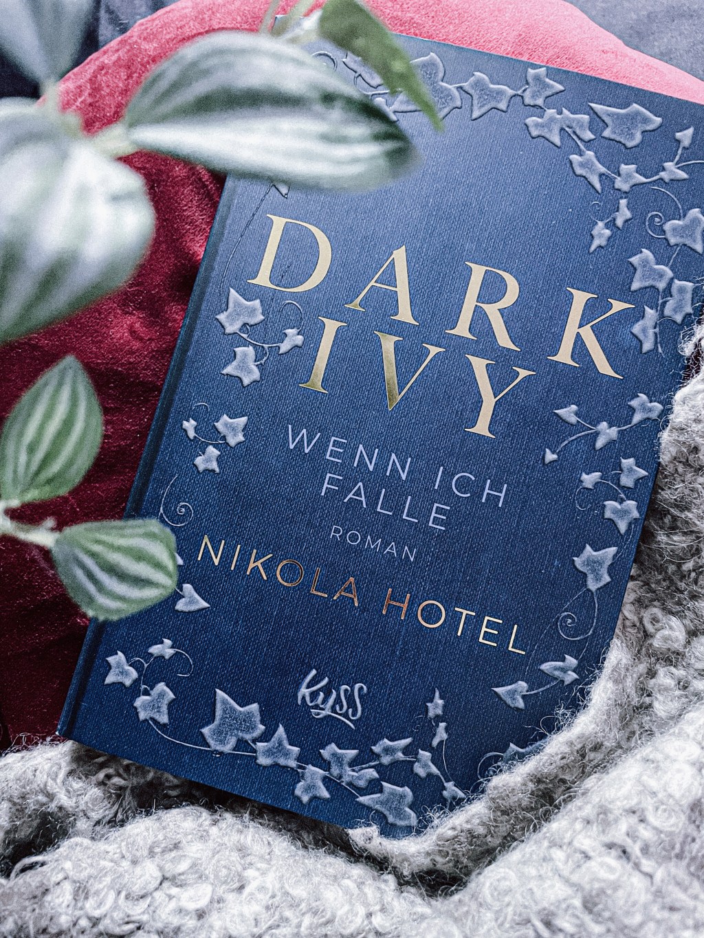 5 Dinge, die ich an DARK IVY liebe & diese EINE Sache, die mich wahnsinnig stört |&nbsp;Rezension